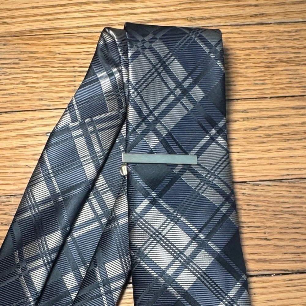 Alfani gold and black plaid tie with tie clip